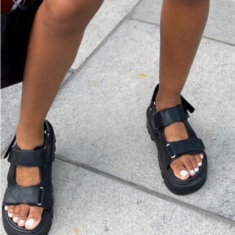 H&M SANDALS